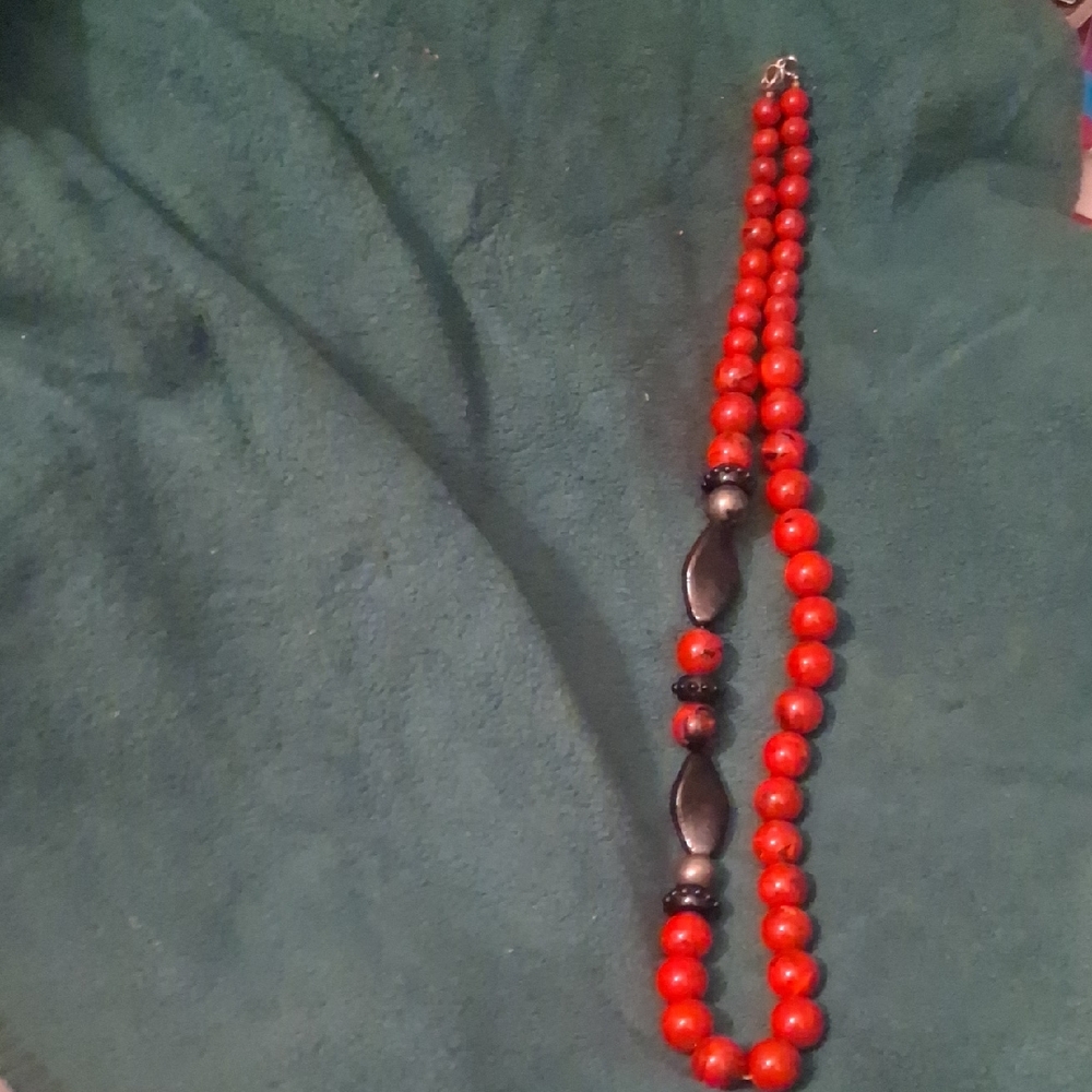 Elegant Red and Black Beaded Necklace
